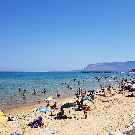 Bed and Breakfast Stanze Del Mare Balestrate Exterior foto