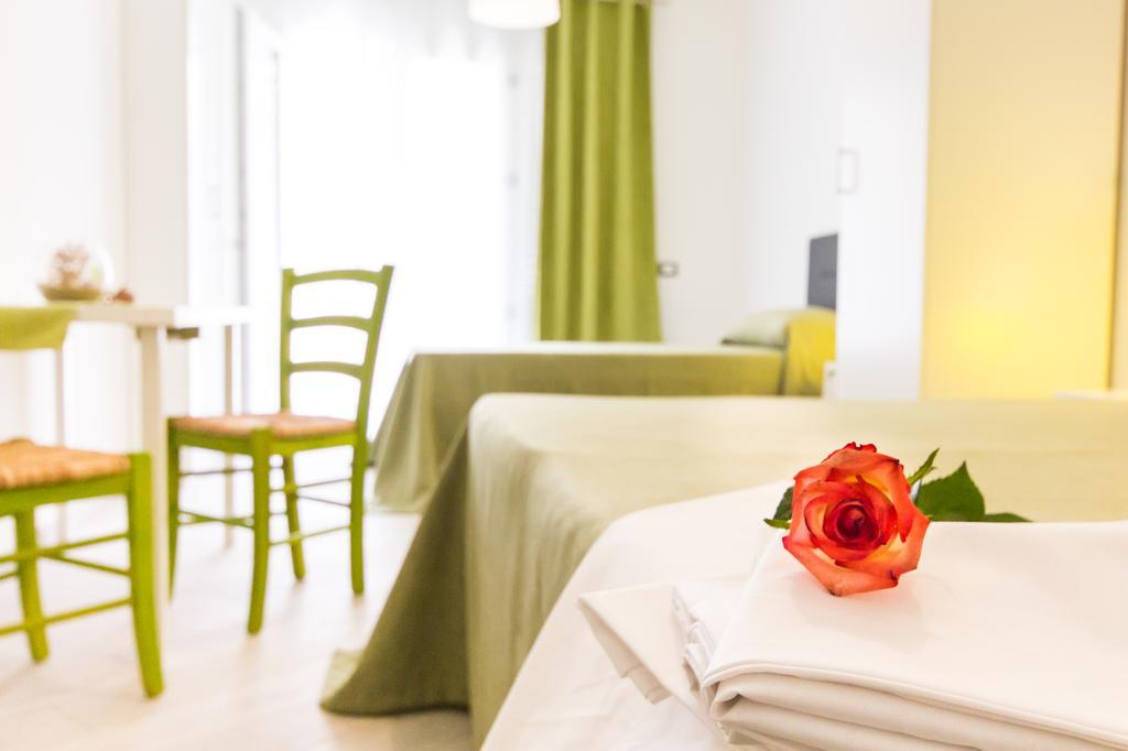 Bed and Breakfast Stanze Del Mare Balestrate Habitación foto