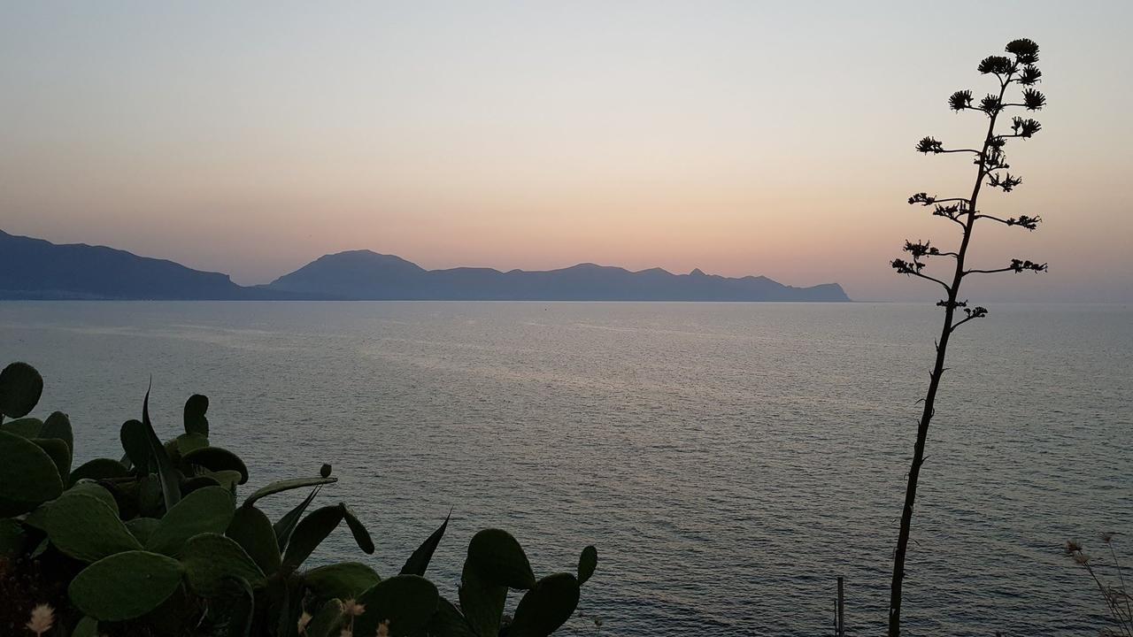 Bed and Breakfast Stanze Del Mare Balestrate Exterior foto